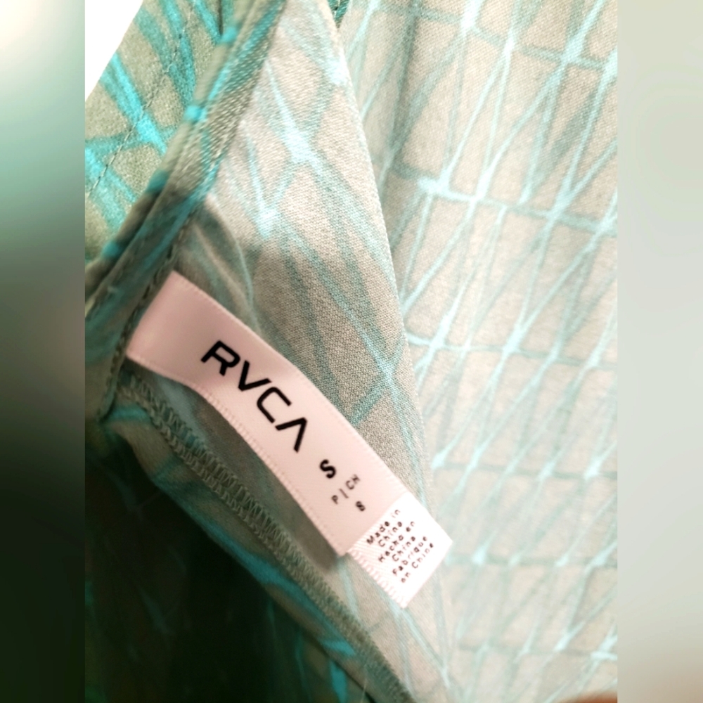 RVCA women's sleeveless Romper - Picture 7 of 8